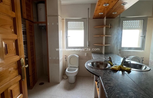 Resale - Villa - La Manga del Mar Menor - Km 17