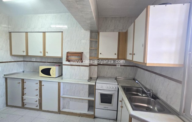 Reventa - Apartamento / piso - Torrevieja - Puerto Deportivo Marina Salinas