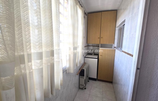 Reventa - Apartamento / piso - Torrevieja - Puerto Deportivo Marina Salinas