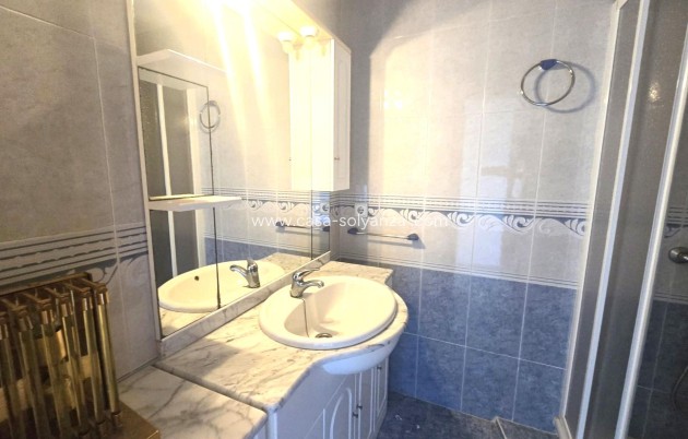 Reventa - Apartamento / piso - Torrevieja - Puerto Deportivo Marina Salinas
