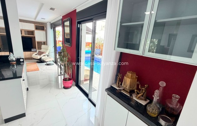 Reventa - Villa - Los Montesinos - Costa Blanca