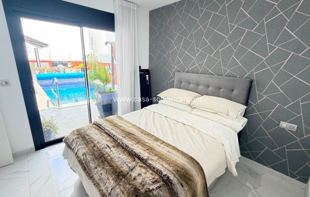 Reventa - Villa - Los Montesinos - Costa Blanca