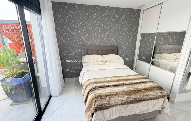 Reventa - Villa - Los Montesinos - Costa Blanca