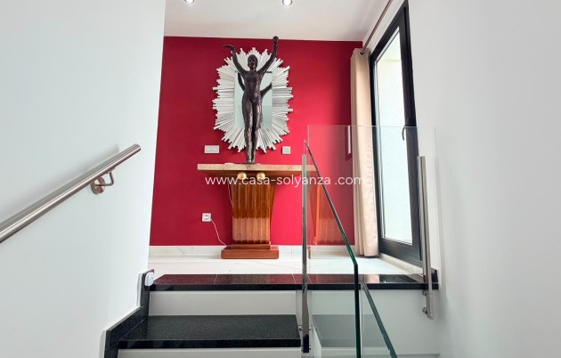 Reventa - Villa - Los Montesinos - Costa Blanca