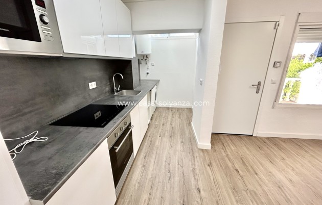 Reventa - Apartamento / piso - Villamartin - Costa Blanca