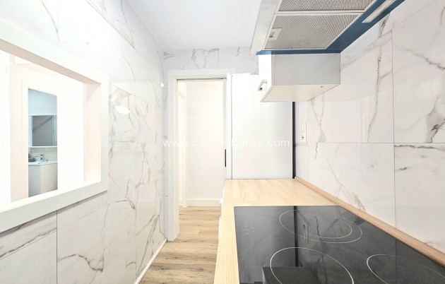 Resale - Apartment / flat - Torrevieja - Playa del Cura