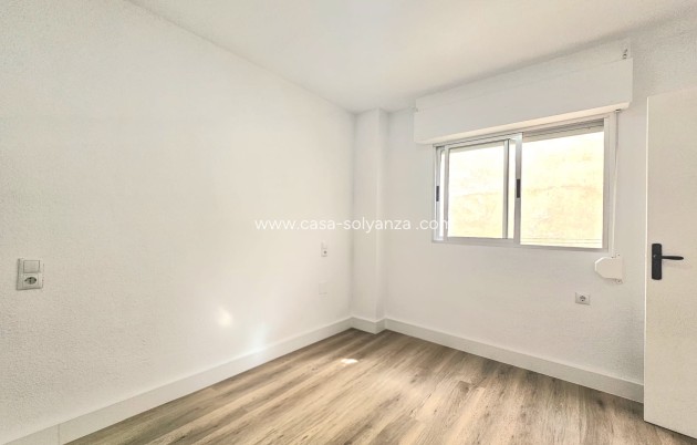 Resale - Apartment / flat - Torrevieja - Playa del Cura
