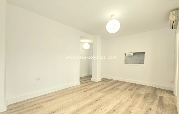 Resale - Apartment / flat - Torrevieja - Playa del Cura