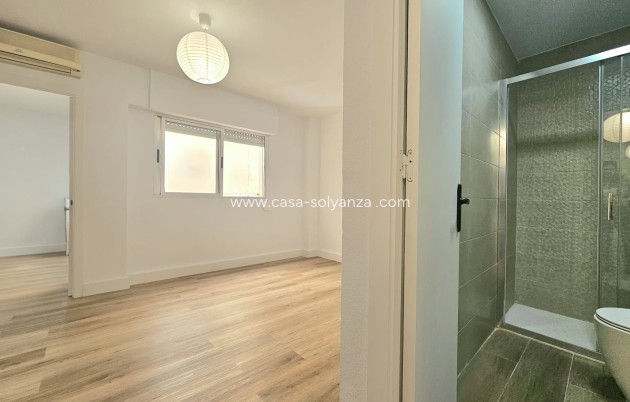Resale - Apartment / flat - Torrevieja - Playa del Cura