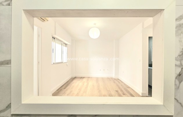Resale - Apartment / flat - Torrevieja - Playa del Cura