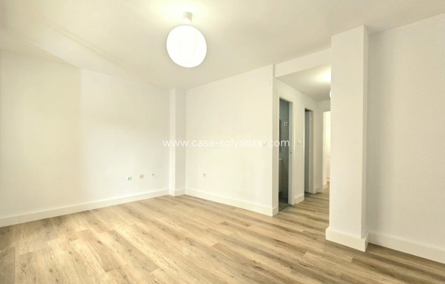 Resale - Apartment / flat - Torrevieja - Playa del Cura
