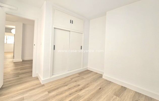 Resale - Apartment / flat - Torrevieja - Playa del Cura