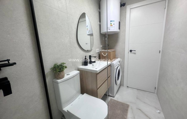 Reventa - Apartamento / piso - Torrevieja - Estacion Autobuses