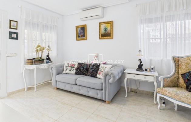 Resale - Villa - Pinar de Campoverde
