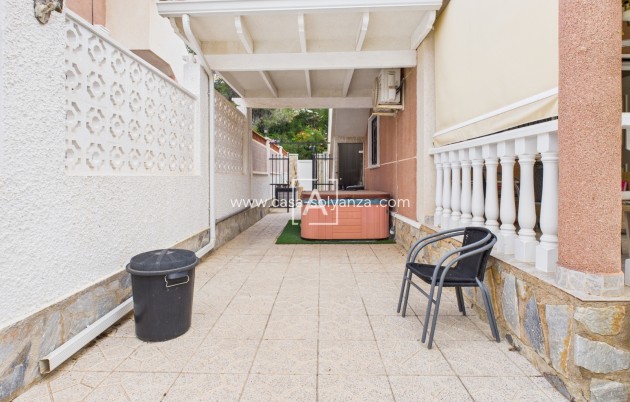 Resale - Villa - Pinar de Campoverde