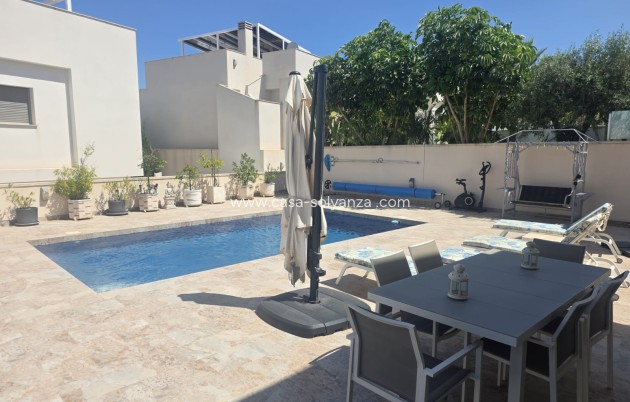Resale - Villa - San Miguel de Salinas - Inland