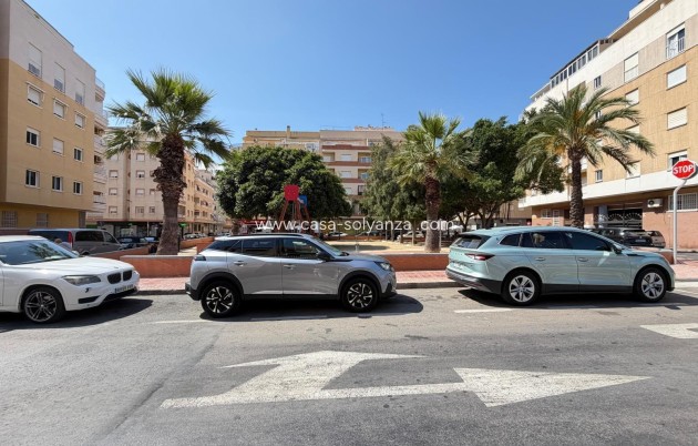 Herverkoop - Reclame - Torrevieja - Estacion Autobuses
