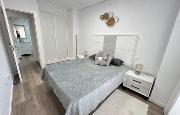 Herverkoop - Appartement / flat - Torrevieja - Playa de los Locos