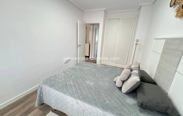 Herverkoop - Appartement / flat - Torrevieja - Playa de los Locos