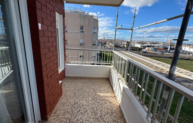 Resale - Apartment / flat - Torrevieja - Punta Prima