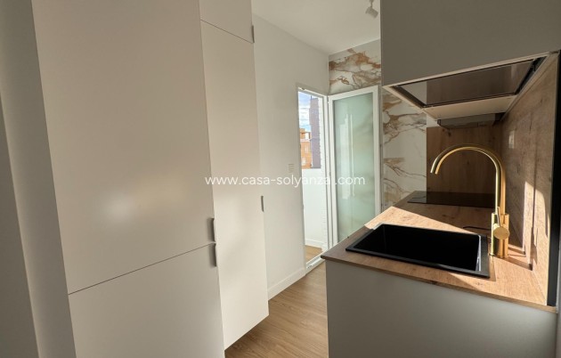 Resale - Apartment / flat - Torrevieja - Punta Prima