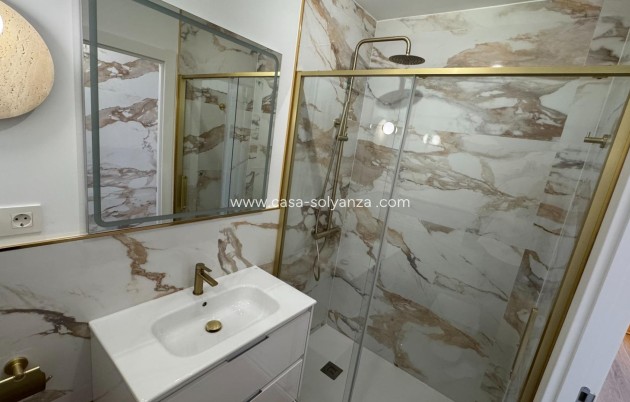 Resale - Apartment / flat - Torrevieja - Punta Prima
