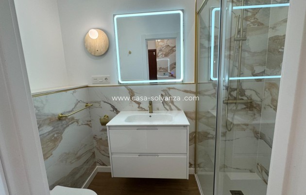 Resale - Apartment / flat - Torrevieja - Punta Prima