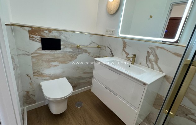 Resale - Apartment / flat - Torrevieja - Punta Prima