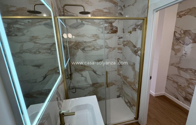Resale - Apartment / flat - Torrevieja - Punta Prima