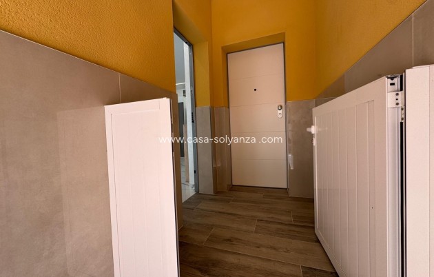 Resale - Apartment / flat - Torrevieja - Estacion Autobuses