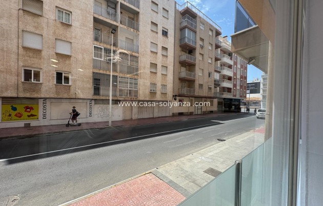 Resale - Apartment / flat - Torrevieja - Estacion Autobuses