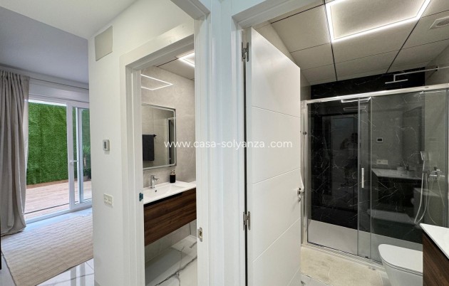 Resale - Apartment / flat - Torrevieja - Estacion Autobuses