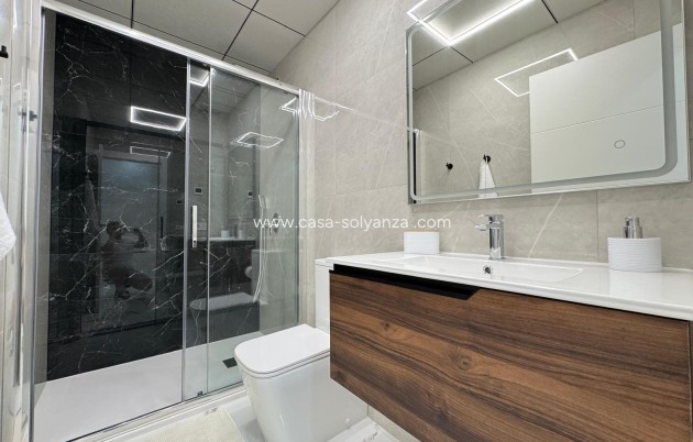 Resale - Apartment / flat - Torrevieja - Estacion Autobuses