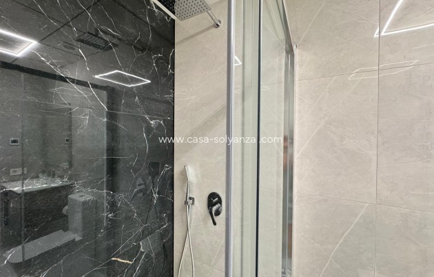 Resale - Apartment / flat - Torrevieja - Estacion Autobuses