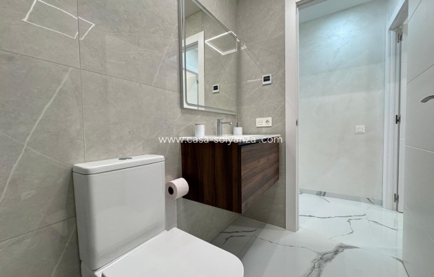 Resale - Apartment / flat - Torrevieja - Estacion Autobuses