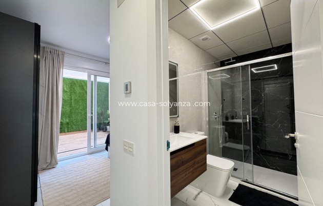 Resale - Apartment / flat - Torrevieja - Estacion Autobuses