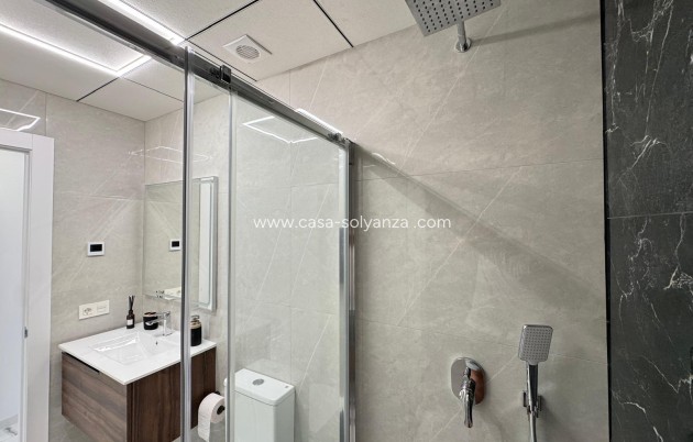 Resale - Apartment / flat - Torrevieja - Estacion Autobuses