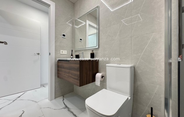 Resale - Apartment / flat - Torrevieja - Estacion Autobuses
