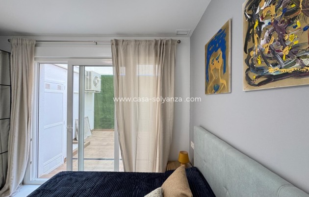 Resale - Apartment / flat - Torrevieja - Estacion Autobuses