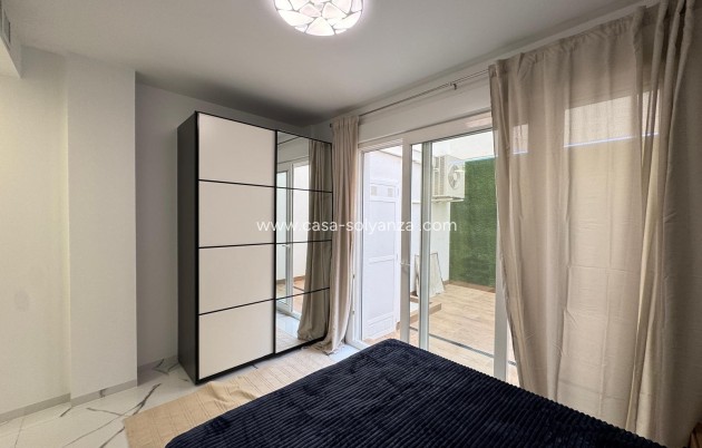 Resale - Apartment / flat - Torrevieja - Estacion Autobuses