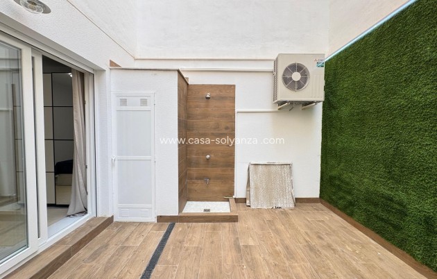 Resale - Apartment / flat - Torrevieja - Estacion Autobuses