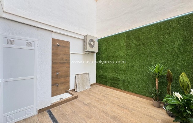 Resale - Apartment / flat - Torrevieja - Estacion Autobuses