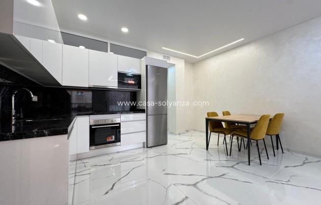 Resale - Apartment / flat - Torrevieja - Estacion Autobuses