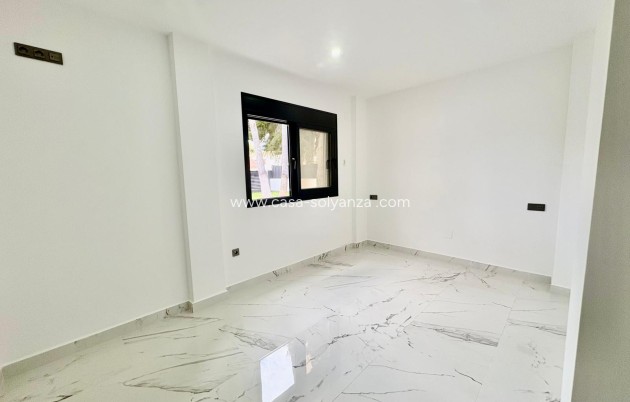Herverkoop - Villa - Orihuela Costa