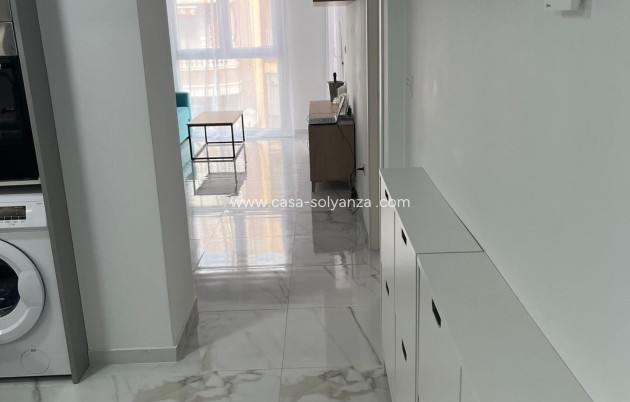 Resale - Apartment / flat - Torrevieja - Center