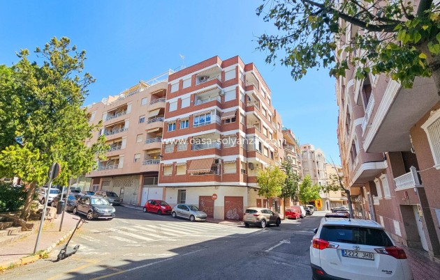 Herverkoop - Appartement / flat - Torrevieja - Playa del Cura