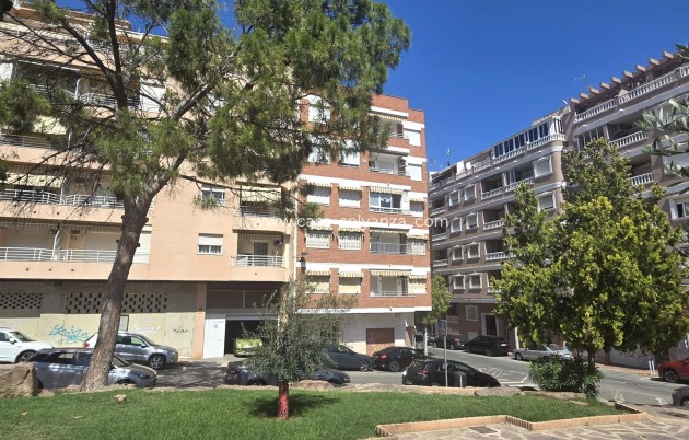 Wiederverkauf - Wohnung - Torrevieja - Playa del Cura