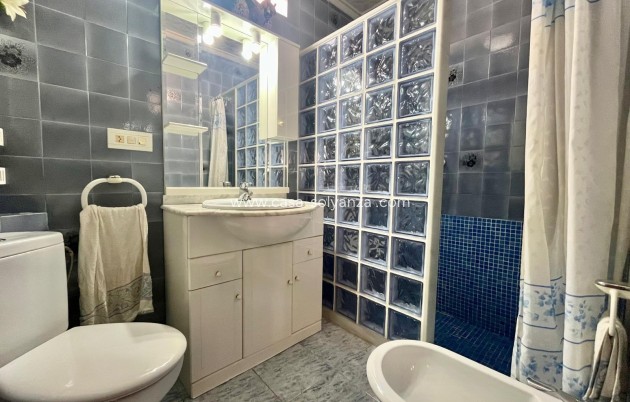 Reventa - Apartamento / piso - Torrevieja - Center