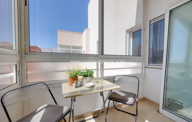 Reventa - Apartamento / piso - Torrevieja - Center