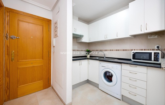 Reventa - Apartamento / piso - Torrevieja - Center